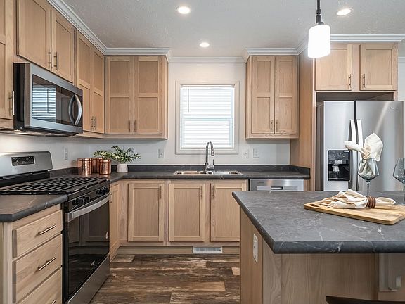 5th image of 9172 Storey Rd