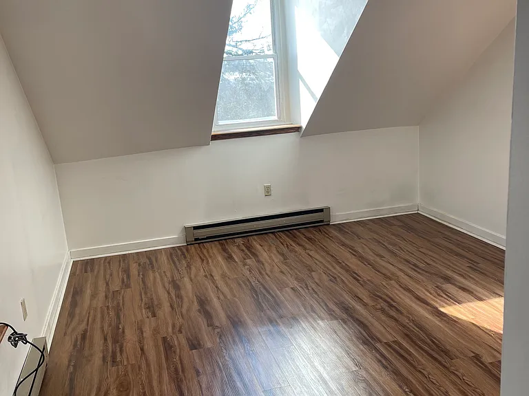 713 Front St #5 — Photo 5