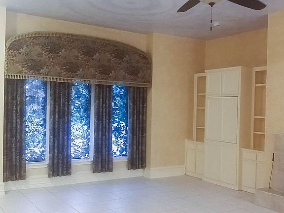 4th image of 317 Palm Valley Drive