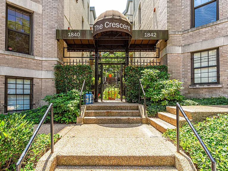 1842 California St NW #13B — Photo 25