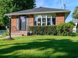 3 Bromleigh Rd N, Garden City, NY 11530