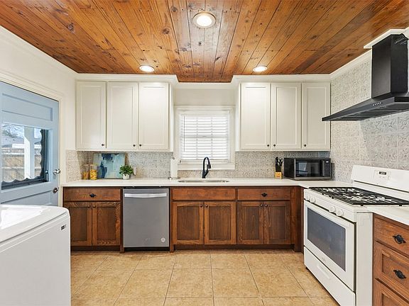 5th image of 1313 Park St