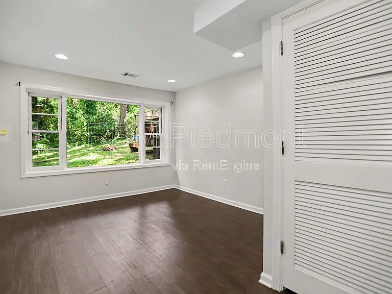 1903 Winthrop Dr SE — Photo 23