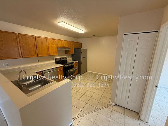 4th image of 220 W Roger Rd Unit 1