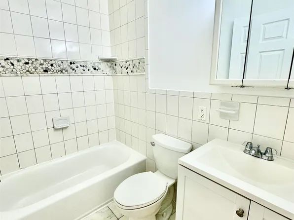 606 Kennedy Boulevard image 8 of 14