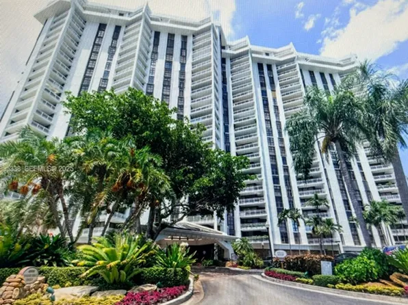 2000 Quayside Ter, Miami, FL
