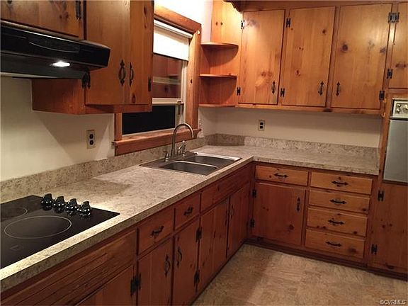 4th image of 8219 Meadowview Ln