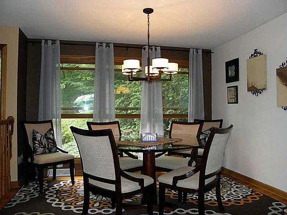 3rd image of 4461 Greengrove Dr
