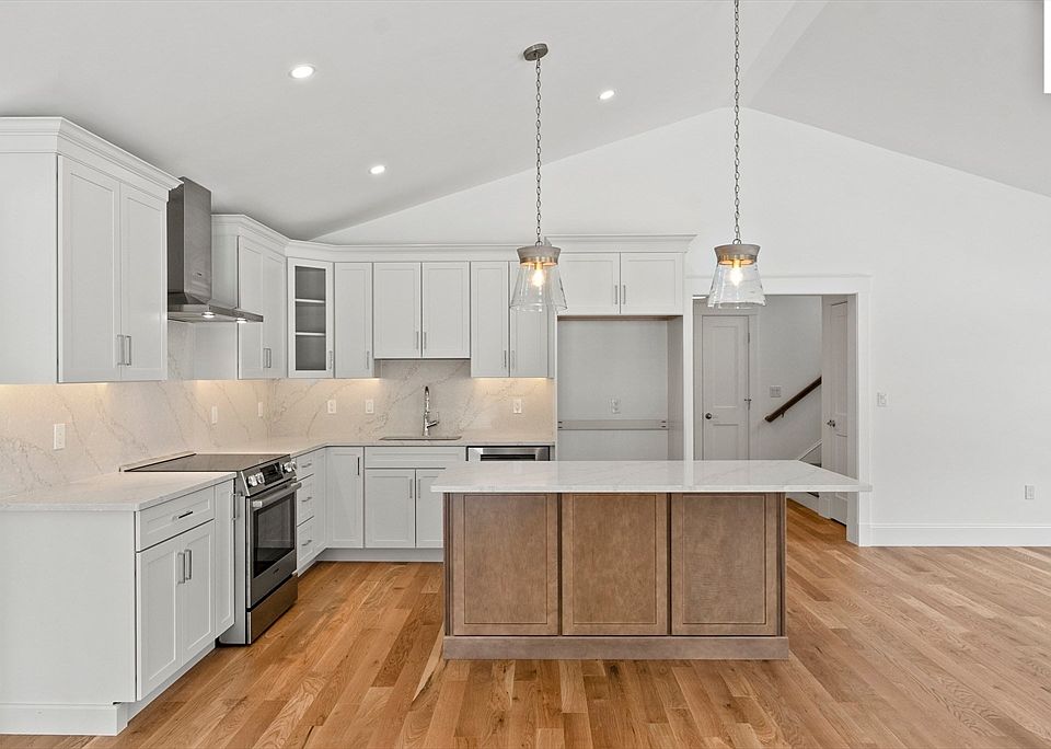 1st image of 46 Sandwich Rd #44