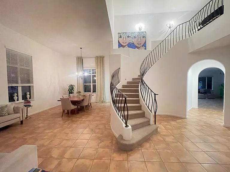 5040 Wittenmeyer Ct — Photo 14