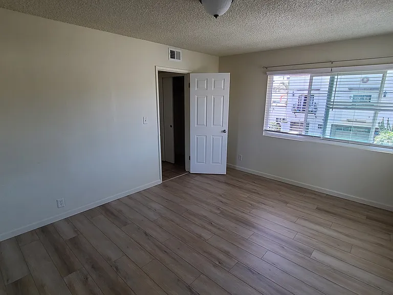 207 Avenida Santa Barbara #C — Photo 24