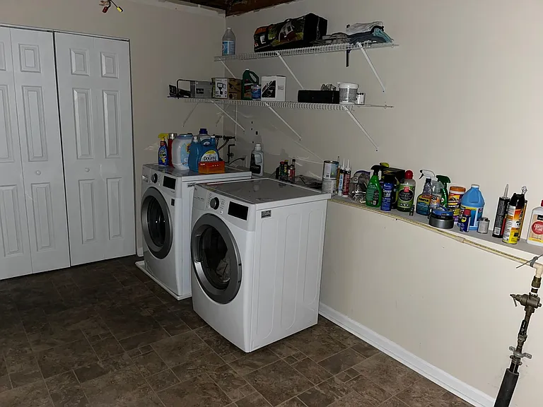 1013 Eastern View Dr — Photo 17