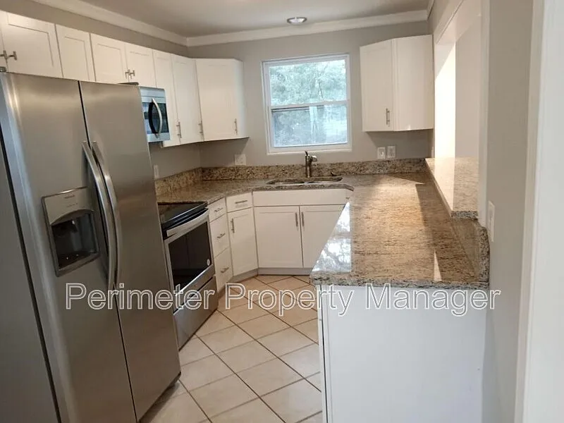 3 bed, 2.0 bath, 1308 sqft, $1,750 — Photo 2