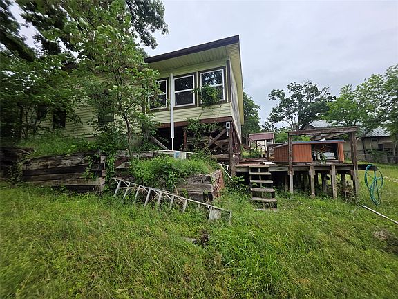 2nd image of 100 Tangle Dr