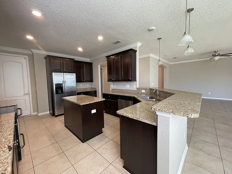 296 Grant Logan Dr — Photo 2