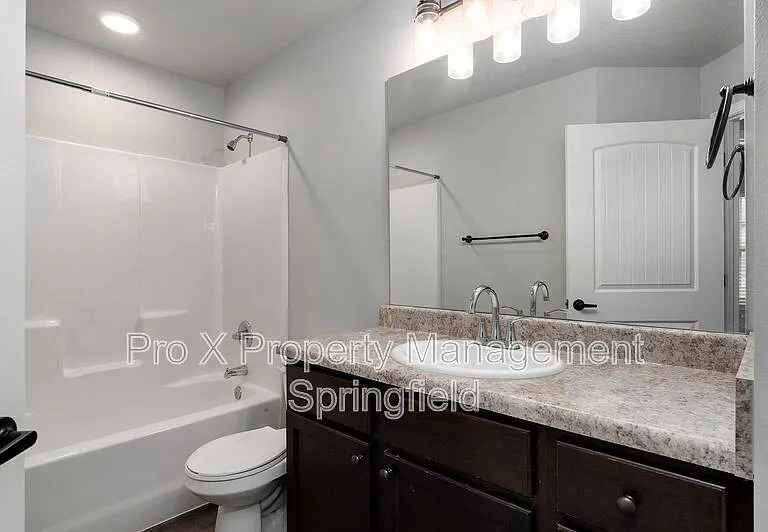 1302 S Lexington Ave #B — Photo 11