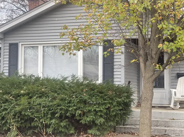 213 S Summit St, Wheaton, IL 60187