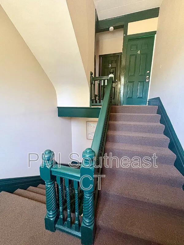 2 bed, 1.0 bath, 1000 sqft, $1,625 — Photo 2