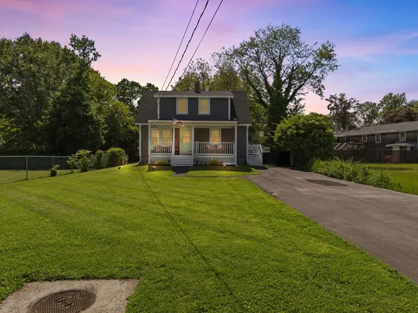 16 Wildwood Ave, Taunton, MA 02780