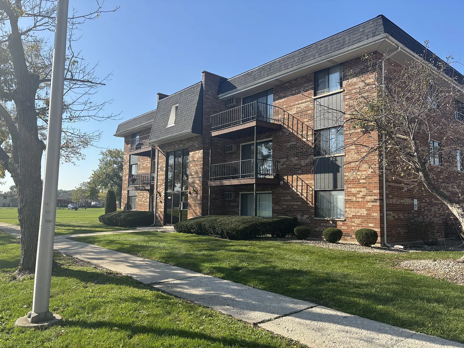 8860 Mobile - 2C — Photo 1