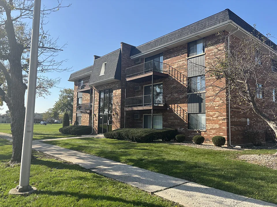 8860 Mobile Ave #2C
