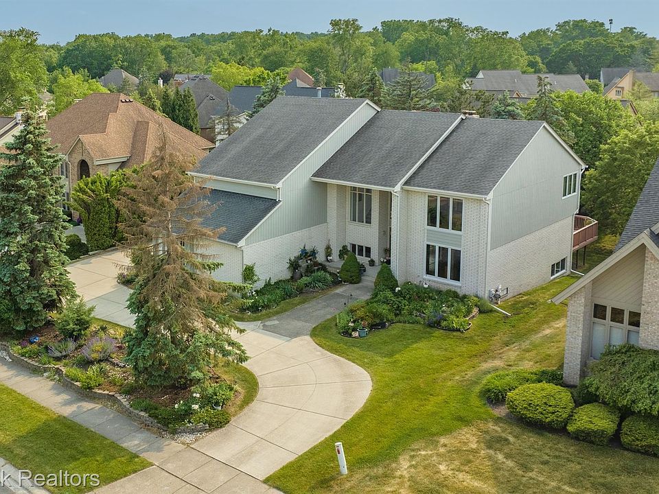 1st image of 6594 Stonebridge E