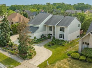 6594 Stonebridge E, West Bloomfield, MI 48322