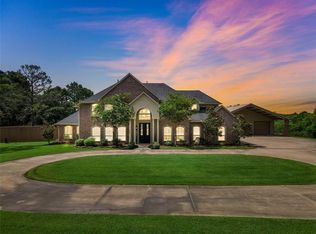 9931 Old Needlepoint Rd, Mont Belvieu, TX 77521