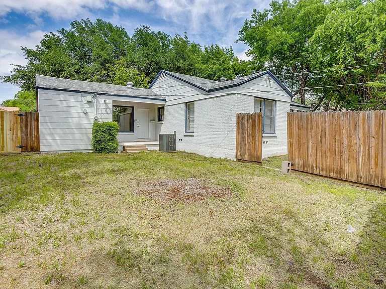 3557 Suffolk Dr — Photo 21
