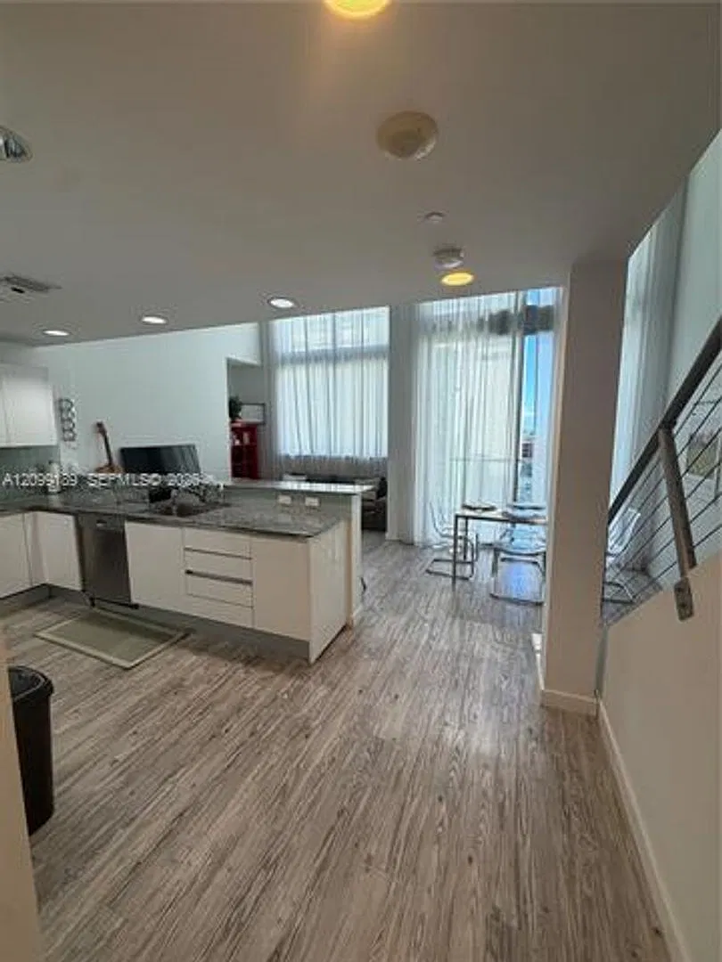 1060 Brickell Ave cu-811, Miami, FL 33131 — Photo 2