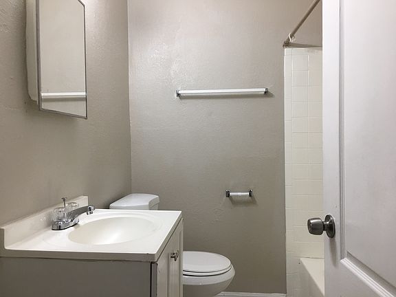 4th image of 1801 N Club Ct