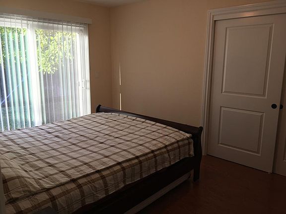 5th image of 4375 Hilton Ave