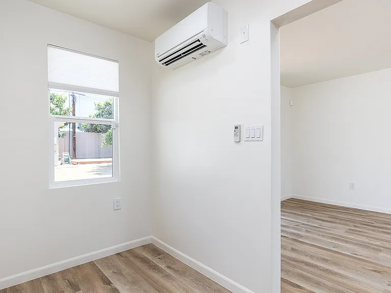 524 N Edinburgh Ave — Photo 5
