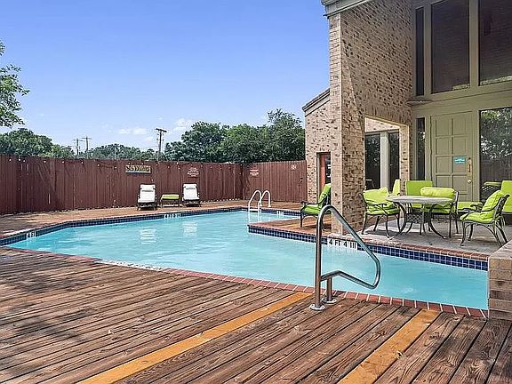 3rd image of 8888 Tallwood Dr #1109