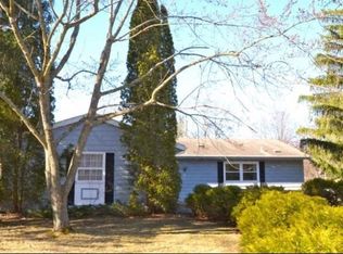 1 Yorktown Cir, Madison, WI 53711