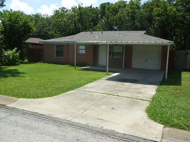 205 Worthy St — Photo 2