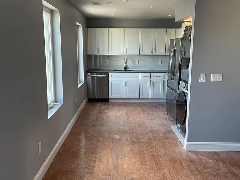 2615 Latona St #C — Photo 5