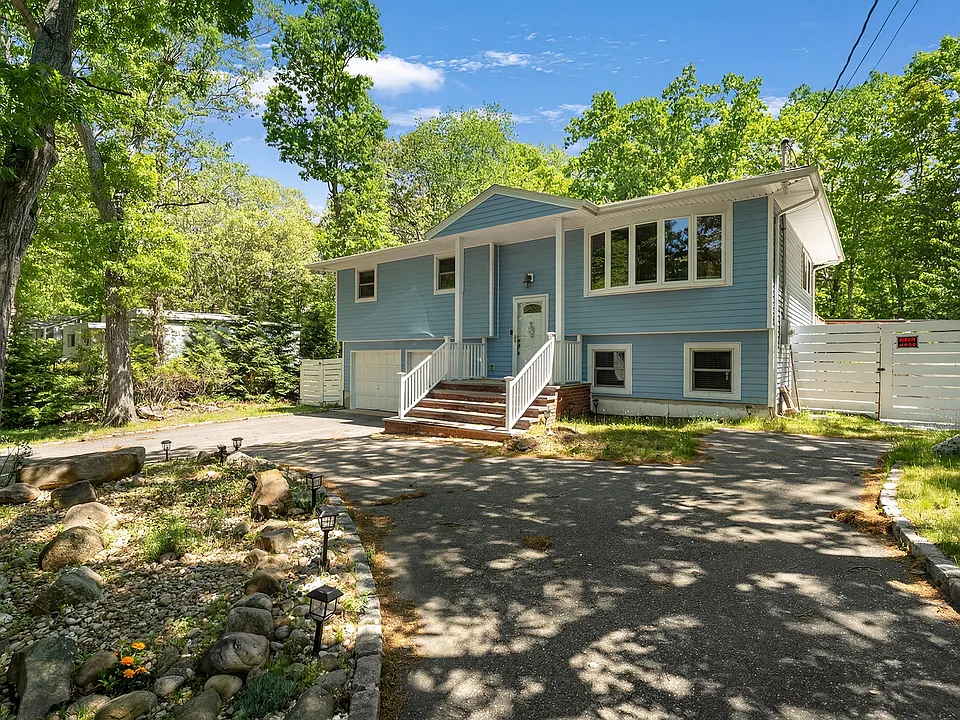 52 Walker Ave