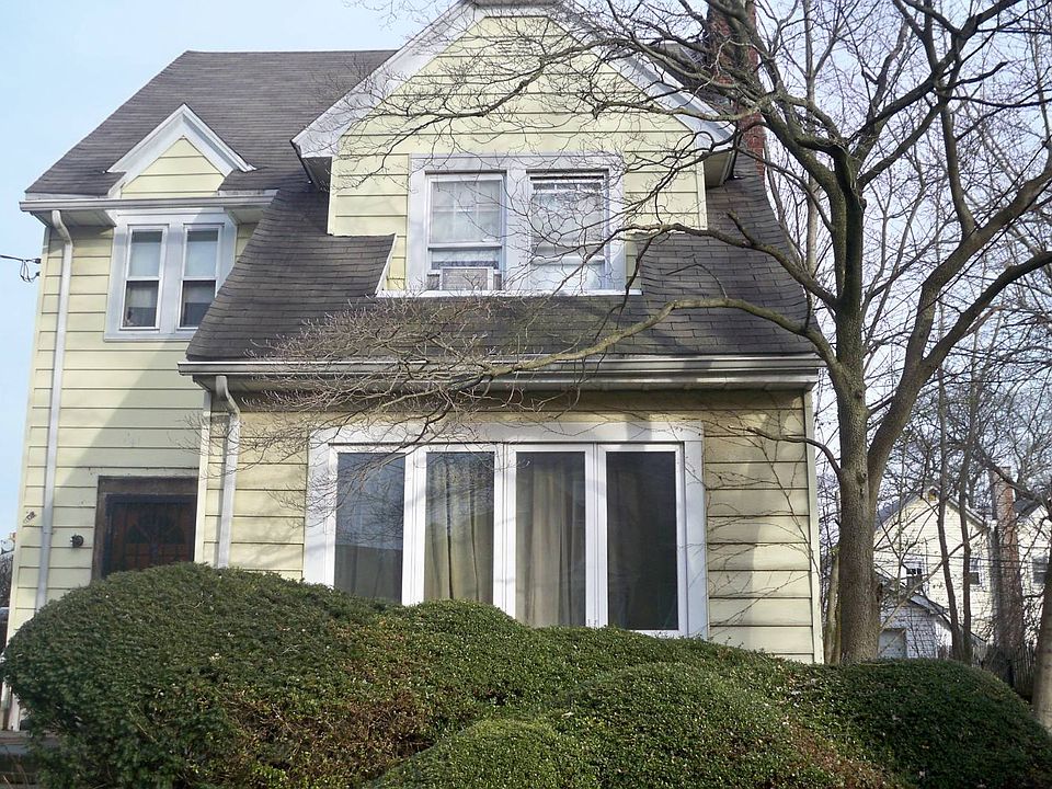 1st image of 2935 162nd St