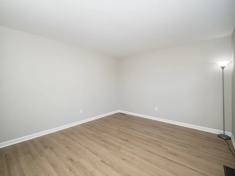 3282 Malinda Ct — Photo 5