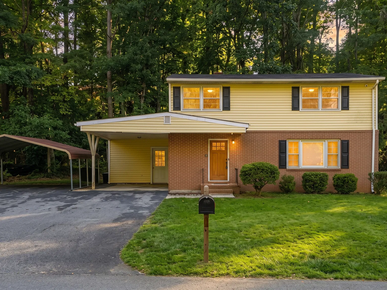 4 bed, 1776 sqft, $1,810 — Photo 1