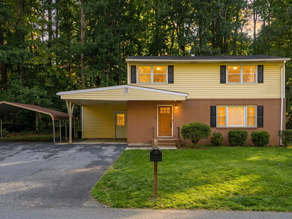 113 Wade Ln