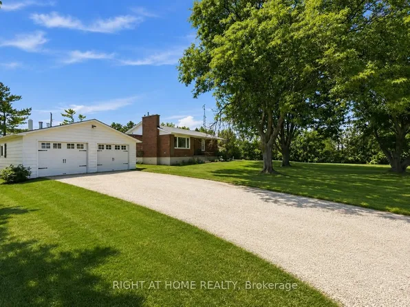 1933 Plank Rd, Saint Clair, ON N7T 7H5
