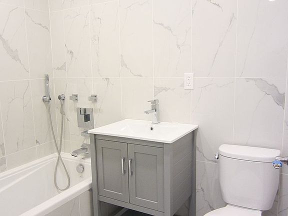 3rd image of 946 4th Ave #1
