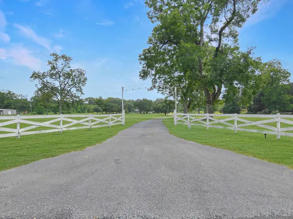 22460 Sutter Ln, Zachary, LA 70791