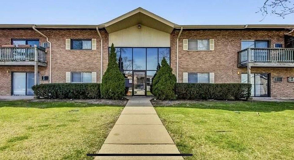 1st image of 7422 Brookdale Dr APT 205
