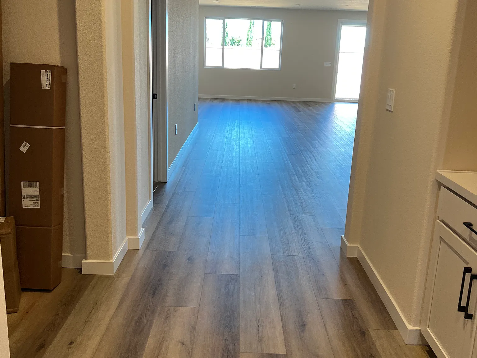 4 bed, 2827 sqft, $3,750 — Photo 2
