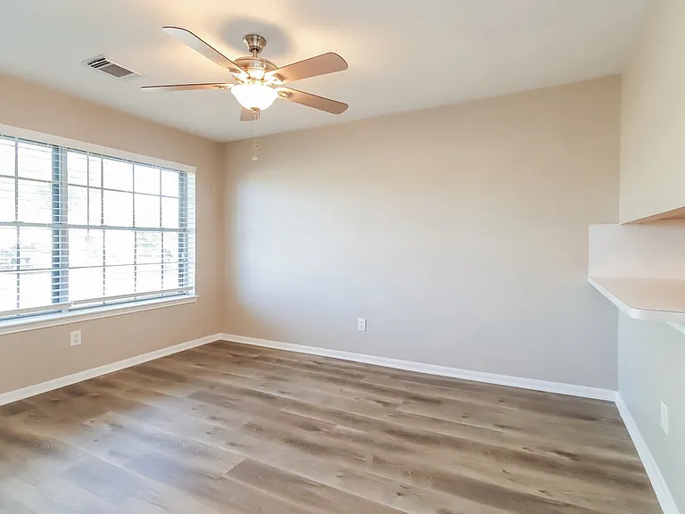 10815 Malden Dr — Photo 14