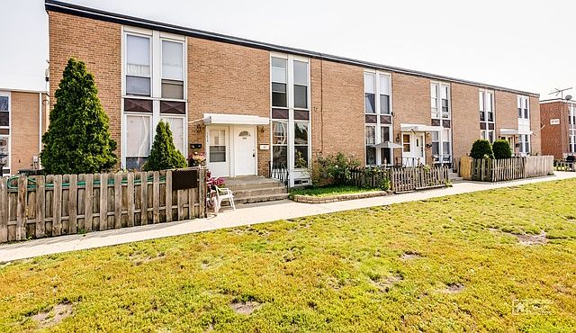 1st image of 1833 Pine Ct