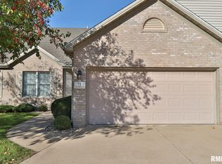 33 Fox Creek Ct #17, Morton, IL 61550